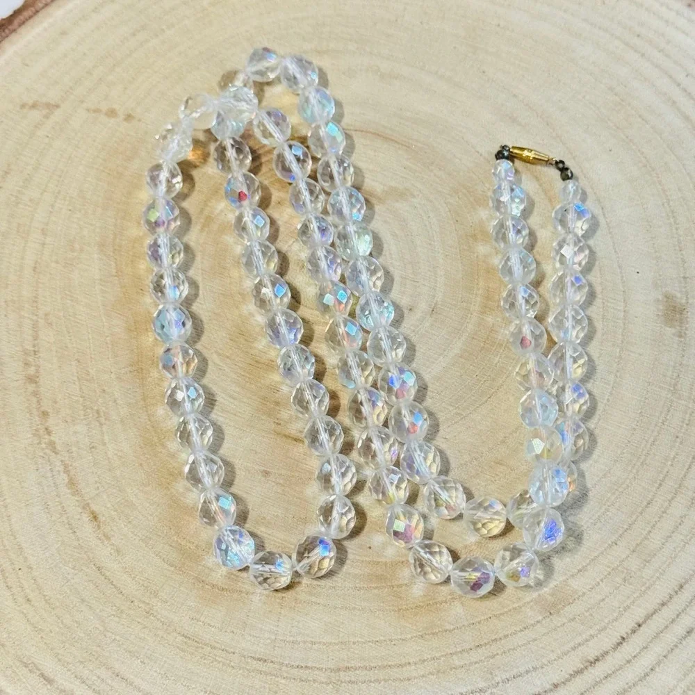VTG Glitzy Necklace‎ Aurora Borealis Crystal beads Faceted colorful beaded 32